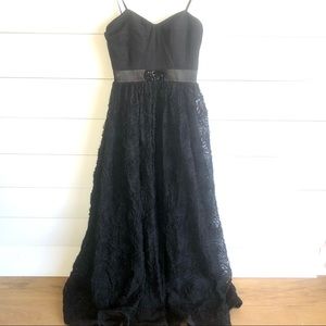 ADRIANNA PAPELL EVENING Strapless Ballgown With Rose Lace Bottom Size 4